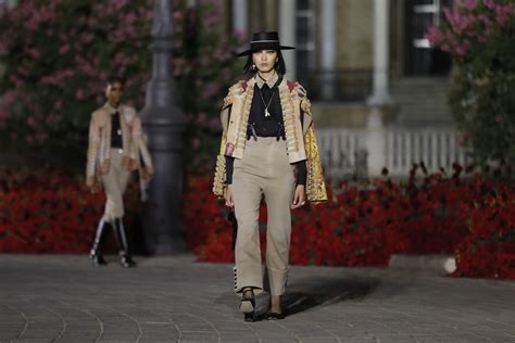 dior sevilla 2022|El desfile de Dior en Sevilla del que todos hablan, un precioso.